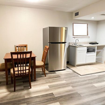 Tulsa Square Hotel Central, I-44 By Oyo ภายนอก รูปภาพ