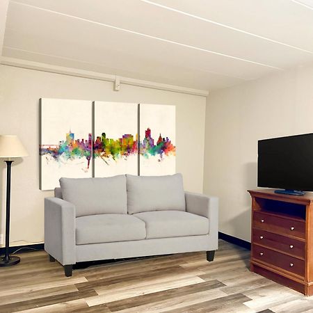 Tulsa Square Hotel Central, I-44 By Oyo ภายนอก รูปภาพ