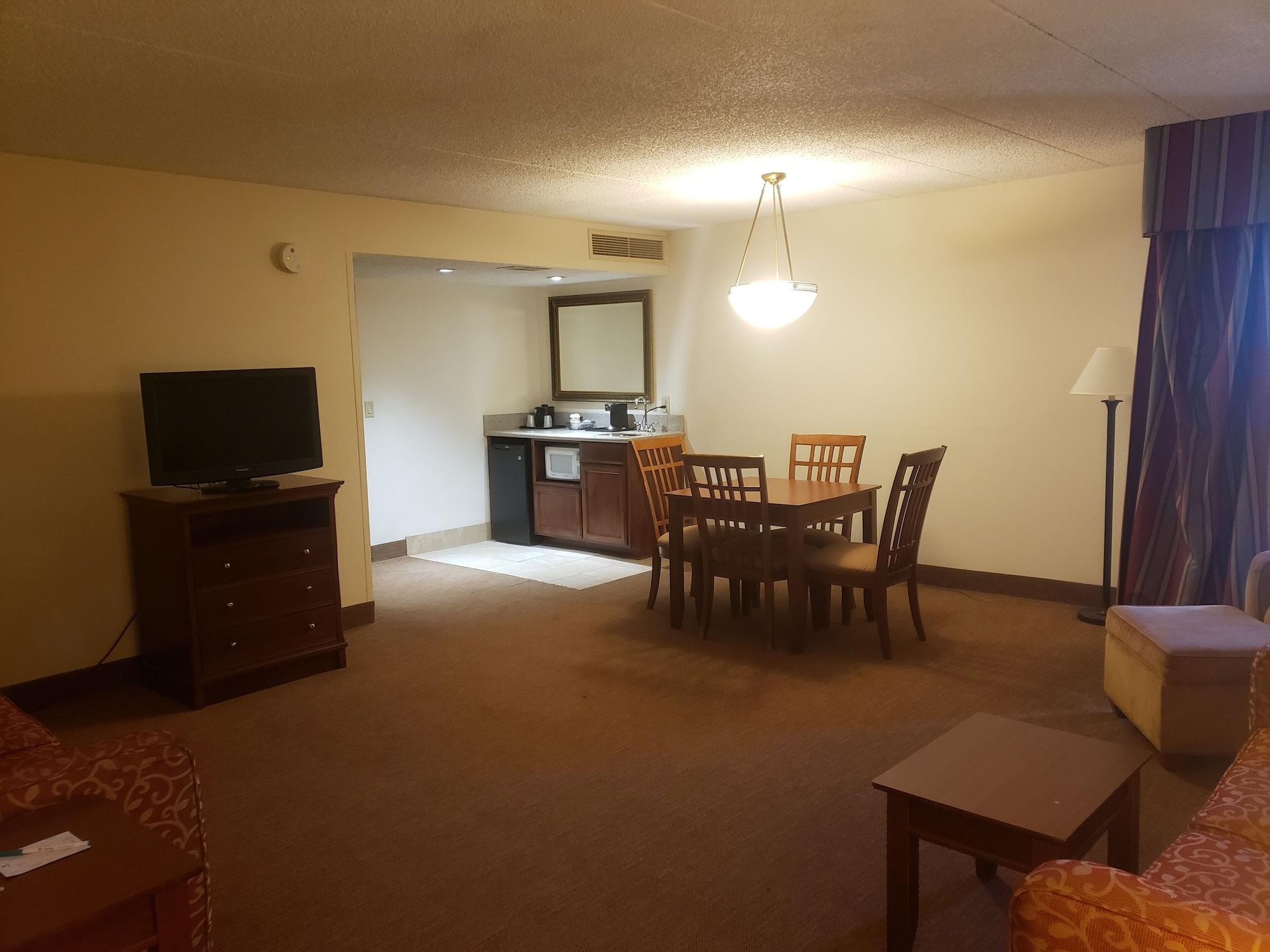 Tulsa Square Hotel Central, I-44 By Oyo ภายนอก รูปภาพ
