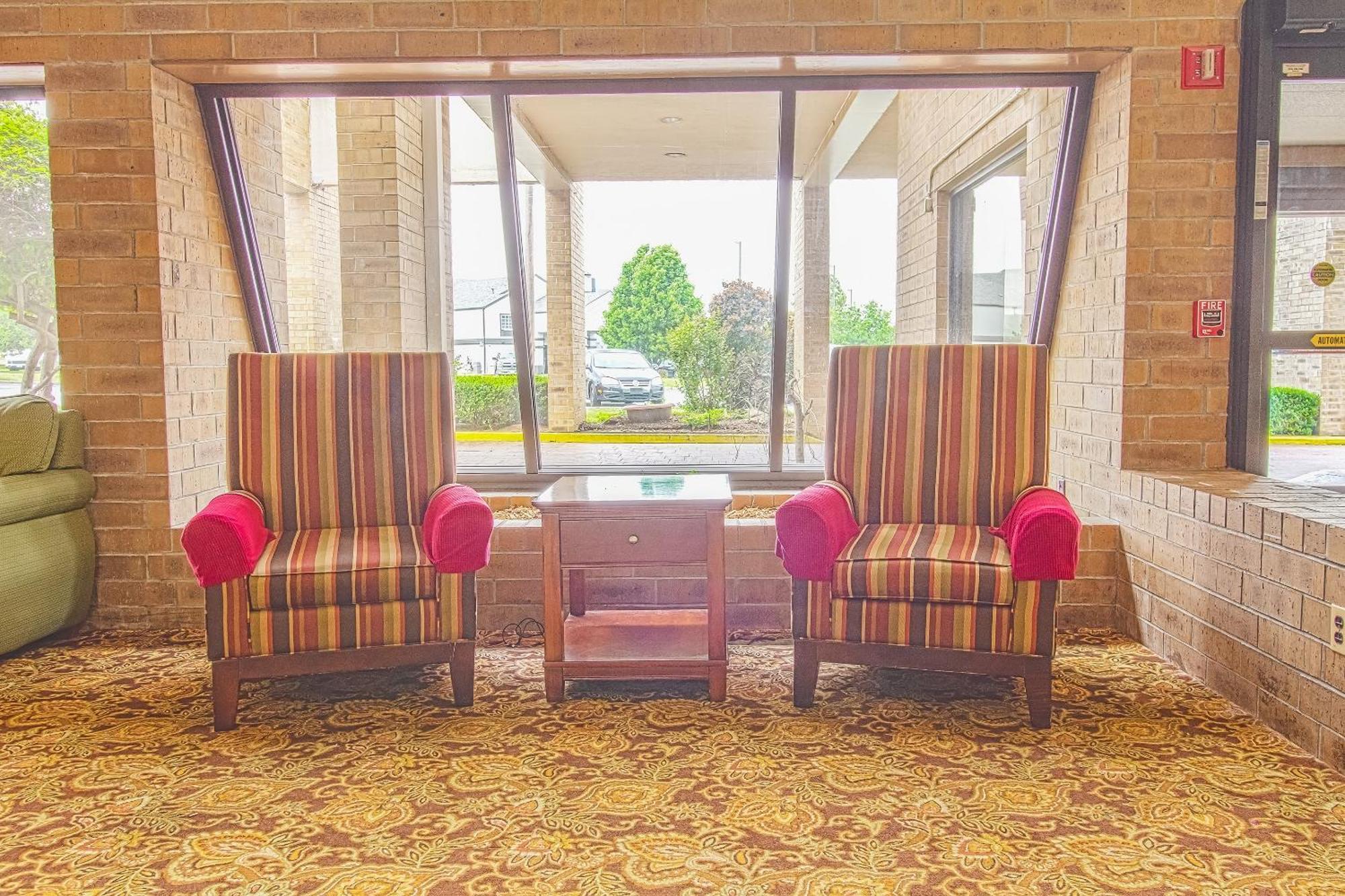 Tulsa Square Hotel Central, I-44 By Oyo ภายนอก รูปภาพ