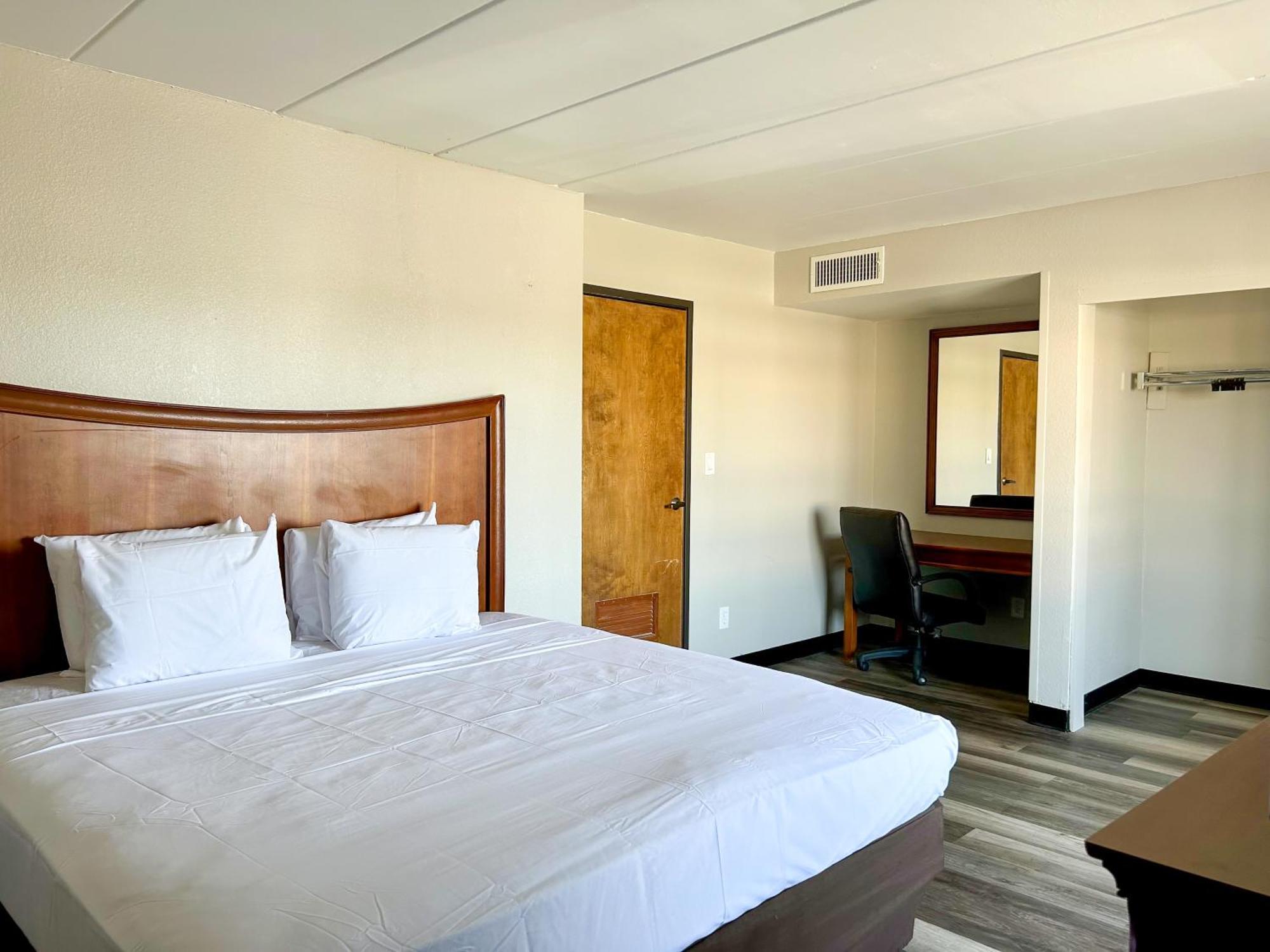 Tulsa Square Hotel Central, I-44 By Oyo ภายนอก รูปภาพ