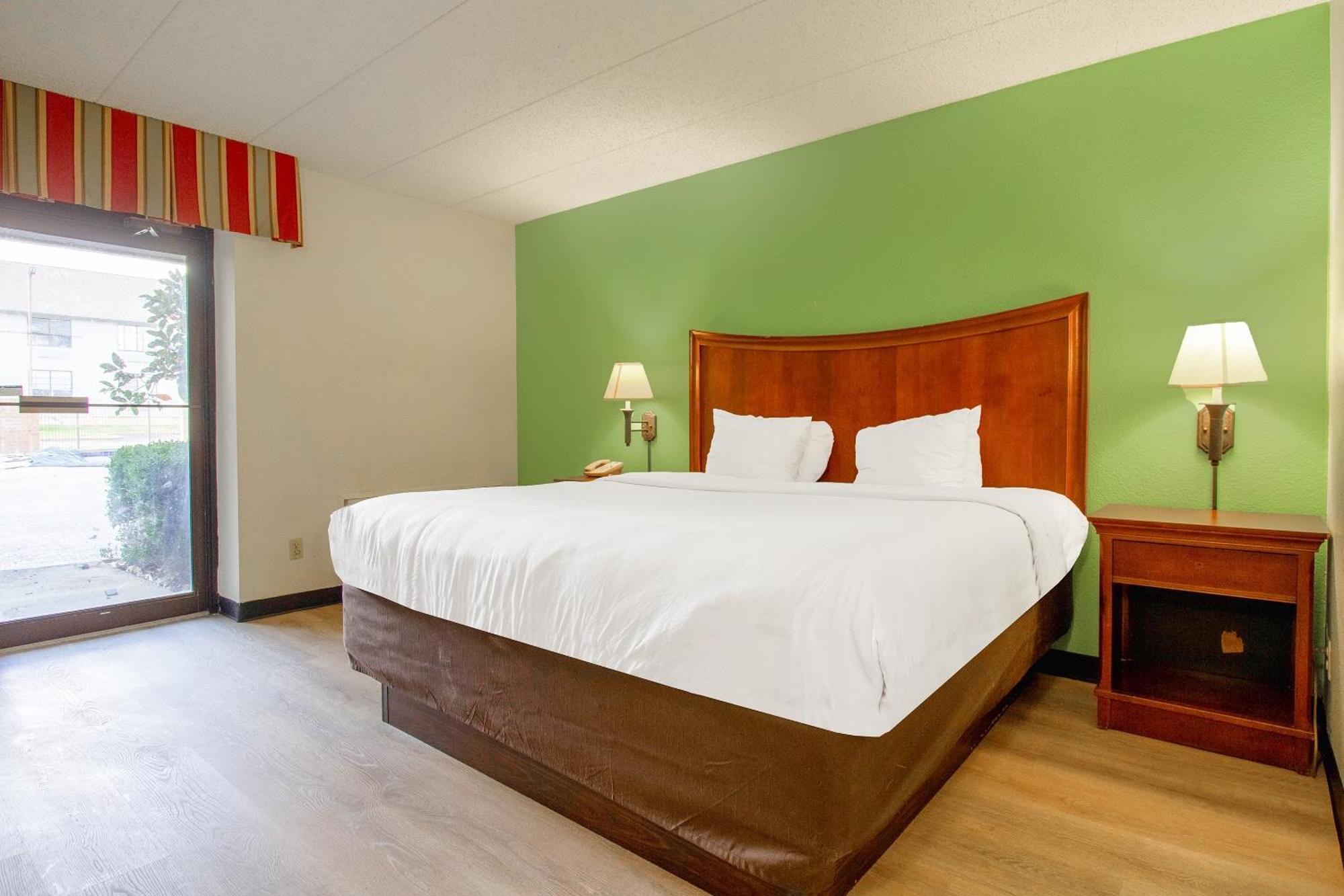 Tulsa Square Hotel Central, I-44 By Oyo ภายนอก รูปภาพ