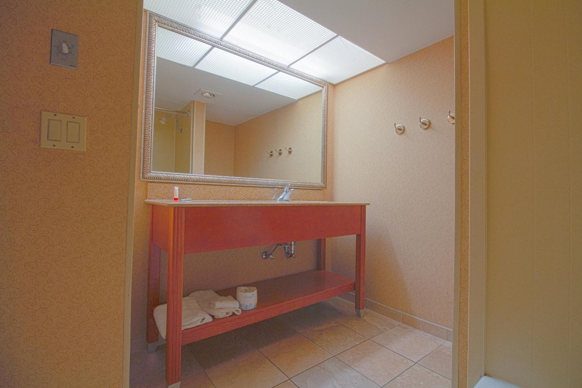 Tulsa Square Hotel Central, I-44 By Oyo ภายนอก รูปภาพ